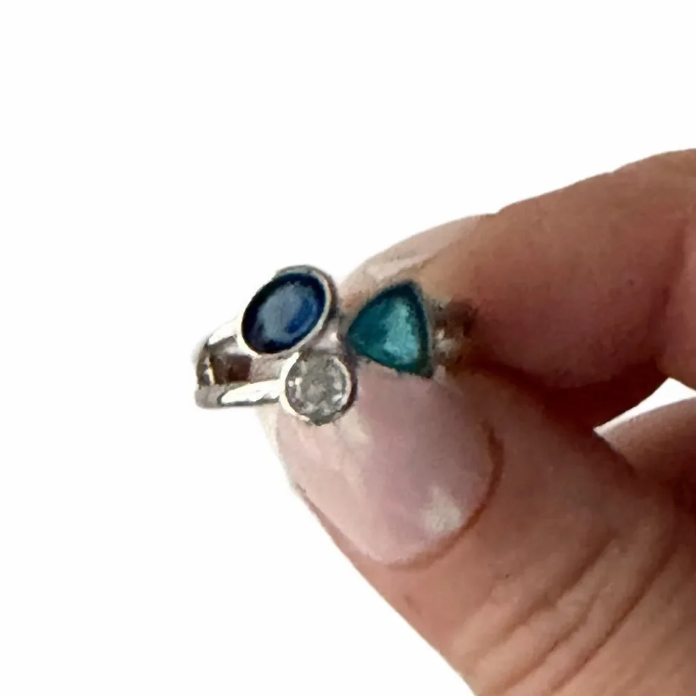 The Shades of blue ring in 925 silver and lab created gem stones sz 5